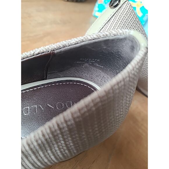 Donald J. Pliner Womens Suzette Light Taupe Block Heels 5.5 Medium - Picture 5 of 5